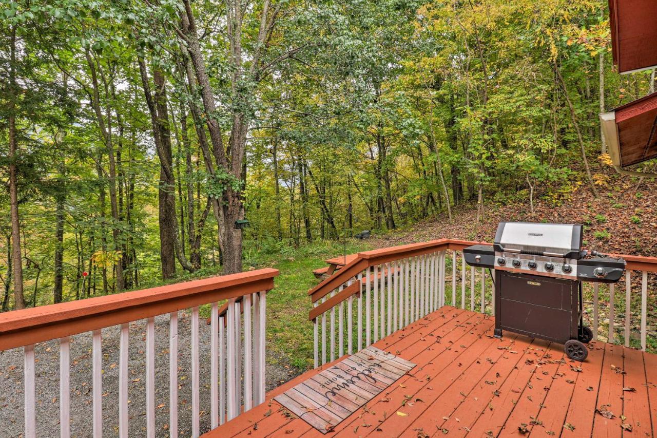 Rustic Red Cabin With Deck In Maggie Valley Club! Bagian luar foto